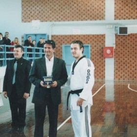 2004 - Κοπή Πίτας Α.Σ. Αστραπή Πατρών - Απονομή του προπονητή του Συλλόγου Ιωάννη Κασκάνη